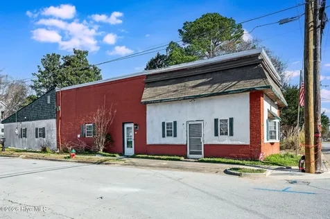 201 N Wilmington Street Richlands NC 28574