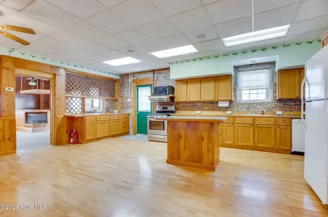 201 N Wilmington Street Richlands NC 28574