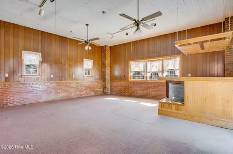201 N Wilmington Street Richlands NC 28574