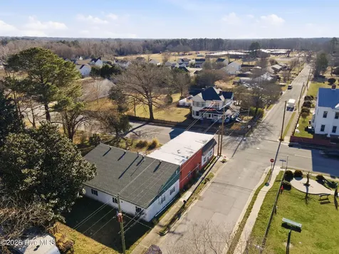 201 N Wilmington Street Richlands NC 28574