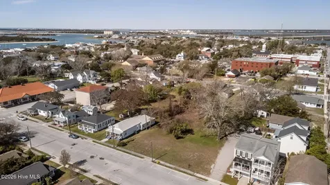 309 Pollock Street Beaufort NC 28516