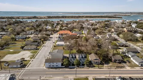 309 Pollock Street Beaufort NC 28516