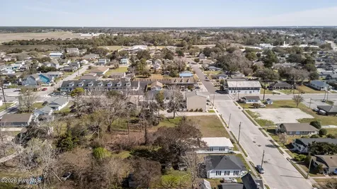 309 Pollock Street Beaufort NC 28516