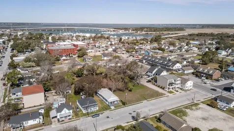 309 Pollock Street Beaufort NC 28516
