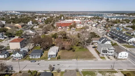 309 Pollock Street Beaufort NC 28516