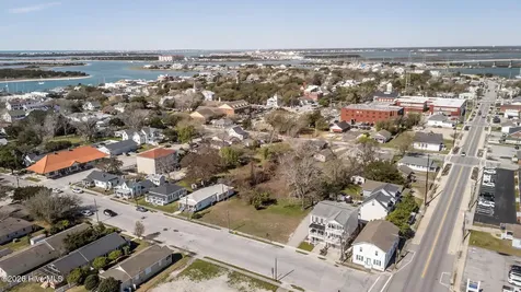 309 Pollock Street Beaufort NC 28516
