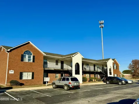 1287 Park West Drive Greenville NC 27834