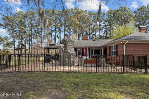 147 Honey Pod Farm Road Washington NC 27889
