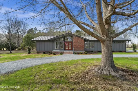 1000 Pine Street Lake Waccamaw NC 28450