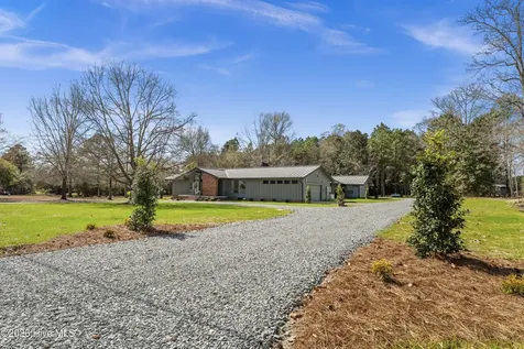 1000 Pine Street Lake Waccamaw NC 28450
