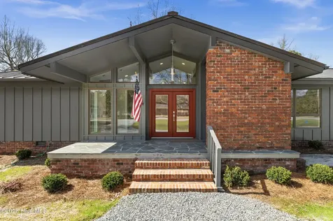 1000 Pine Street Lake Waccamaw NC 28450