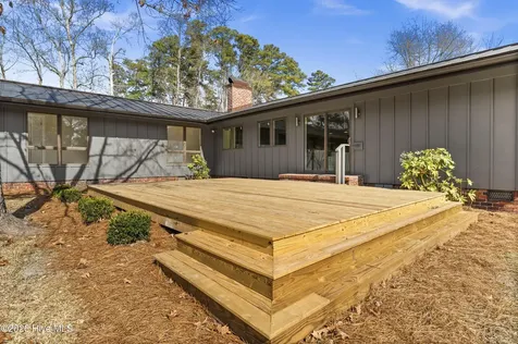 1000 Pine Street Lake Waccamaw NC 28450