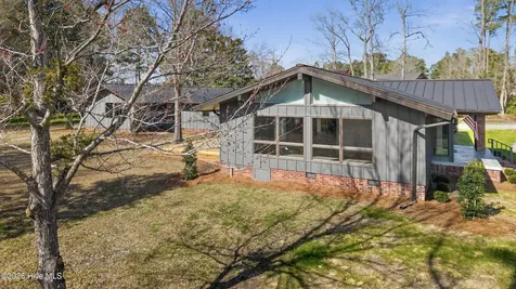 1000 Pine Street Lake Waccamaw NC 28450