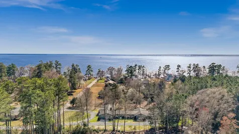 1000 Pine Street Lake Waccamaw NC 28450