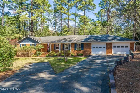 204 Haldane Drive Southern Pines NC 28387