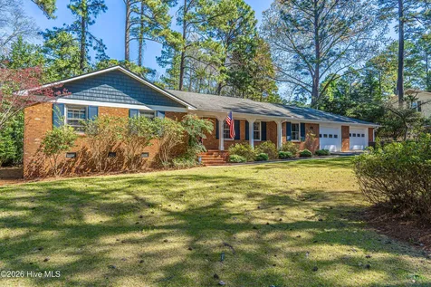 204 Haldane Drive Southern Pines NC 28387