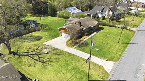 118 E Wyche Street Whiteville NC 28472