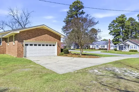118 E Wyche Street Whiteville NC 28472