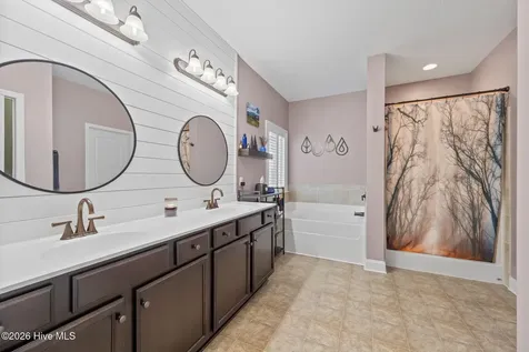 317 Bear Run Maple Hill NC 28454