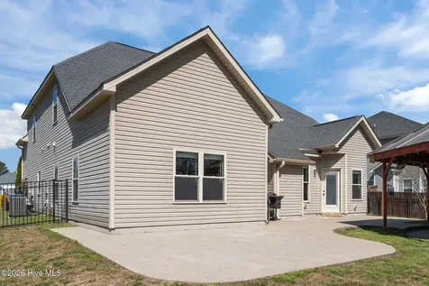 317 Bear Run Maple Hill NC 28454