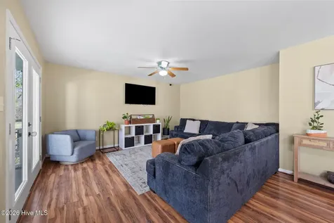 1316 Fairbanks Court Jacksonville NC 28546