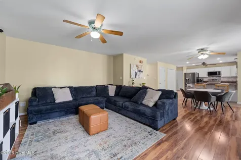 1316 Fairbanks Court Jacksonville NC 28546