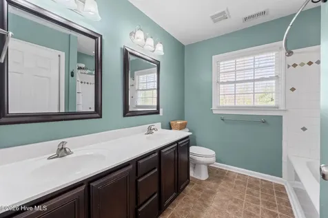 1316 Fairbanks Court Jacksonville NC 28546