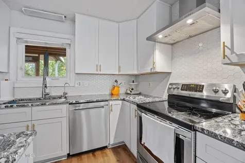 812 Monroe Avenue Carolina Beach NC 28428