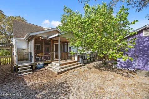 812 Monroe Avenue Carolina Beach NC 28428