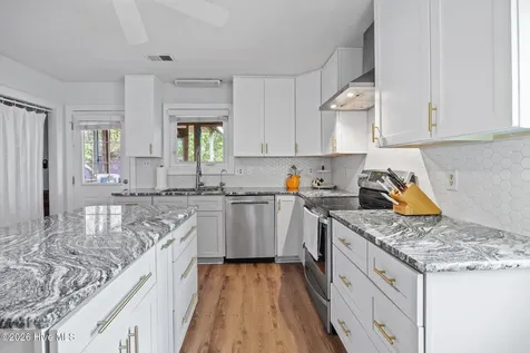 812 Monroe Avenue Carolina Beach NC 28428