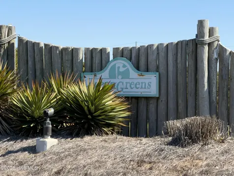 86 Foxfire Trace Oak Island NC 28465