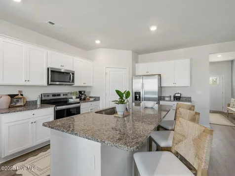 424 Oak Knoll Drive Jacksonville NC 28546