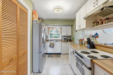 139 Stuart Avenue Southport NC 28461