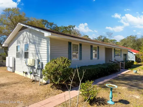 139 Stuart Avenue Southport NC 28461
