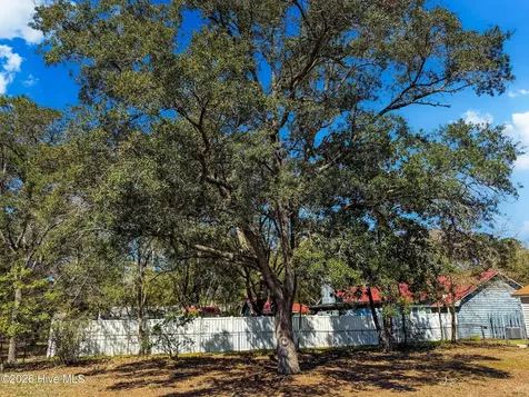 139 Stuart Avenue Southport NC 28461
