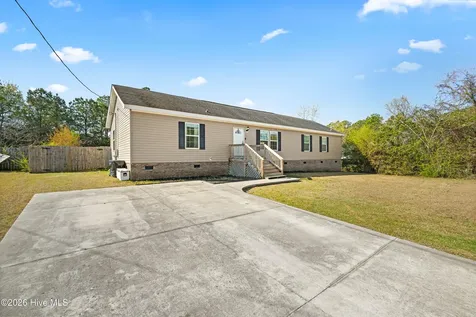 174 Sanders Drive Hubert NC 28539
