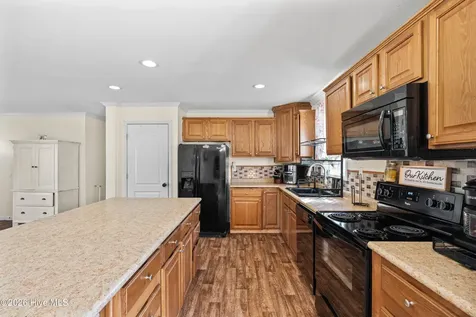 174 Sanders Drive Hubert NC 28539
