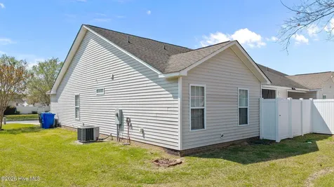 2564 Saddleback Drive Winterville NC 28590