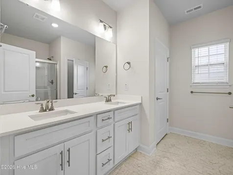 713 Greenwich Place Richlands NC 28574