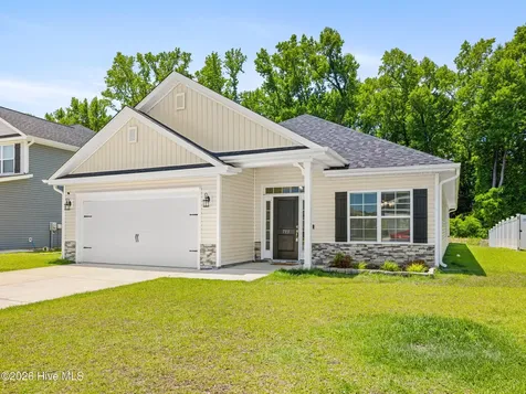 713 Greenwich Place Richlands NC 28574
