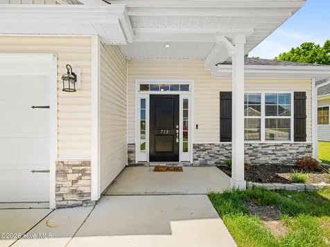 713 Greenwich Place Richlands NC 28574