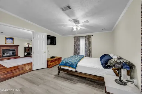2109 E Lake Shore Drive Wilmington NC 28401