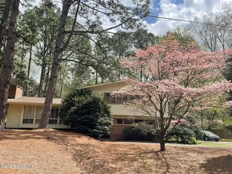 957 Sandavis Road Southern Pines NC 28387