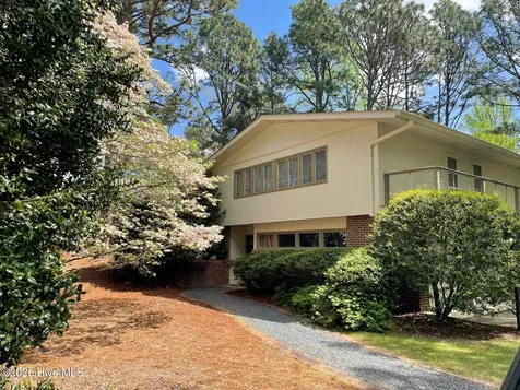 957 Sandavis Road Southern Pines NC 28387