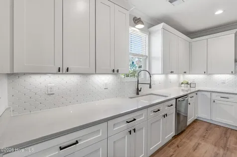 8124 Lakeview Drive Wilmington NC 28412