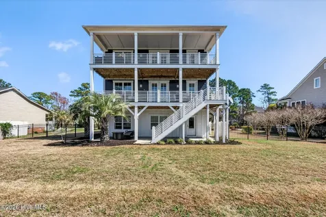 8124 Lakeview Drive Wilmington NC 28412