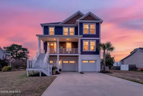 8124 Lakeview Drive Wilmington NC 28412