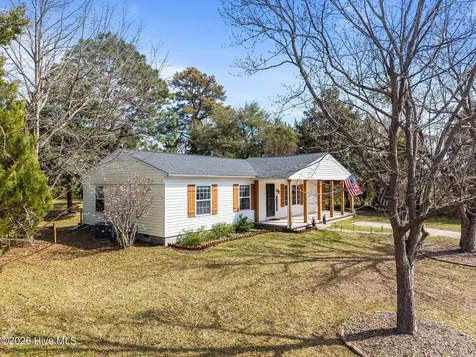 155 Freshwater Drive Hubert NC 28539