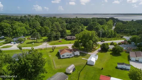 385 Hwy 70 Bettie Beaufort NC 28516