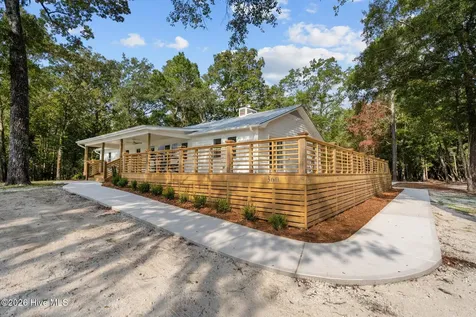 360 Fontanel Lake Drive Burgaw NC 28425